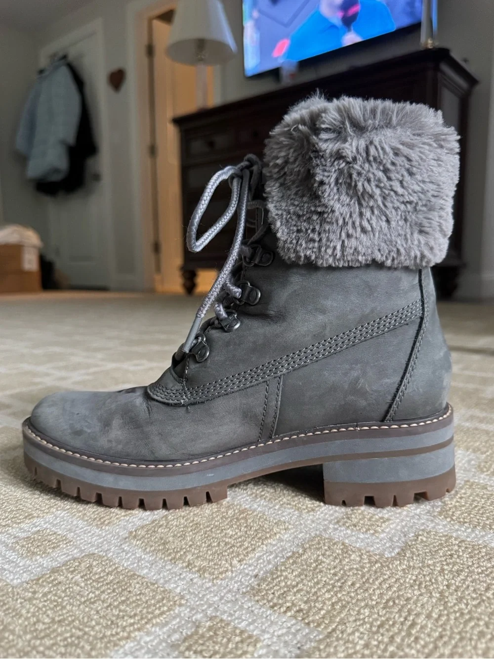 Timberland Courmayeur Valley Faux Fur Waterproof Boots Gray Size 7.5